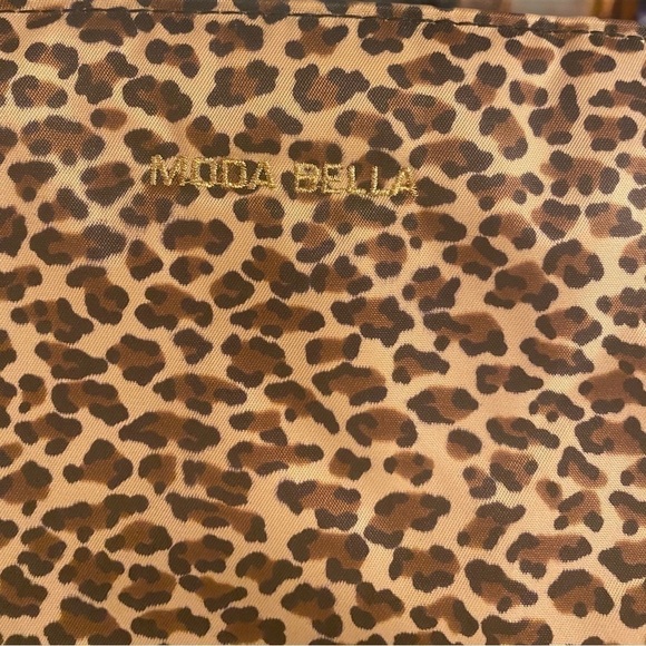 Woman’s leopard tote bag by MODA BELLA - Picture 3 of 11